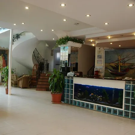 Risus Otel