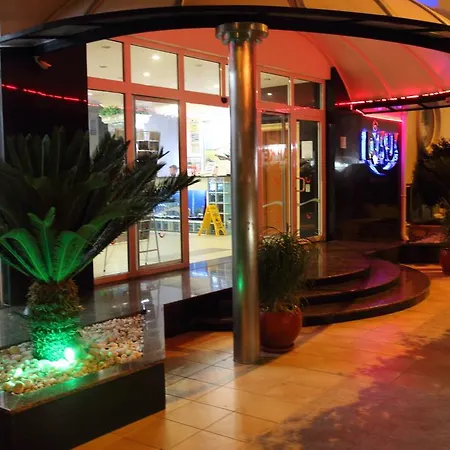 Risus Otel 2*