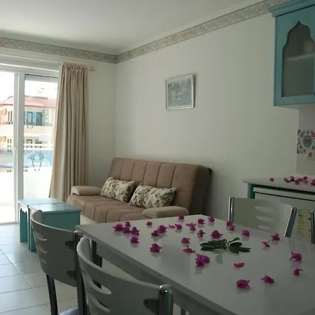 Otel Risus 2*