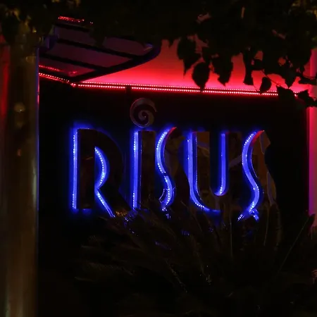 Risus Otel 2*