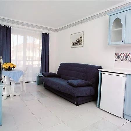 Otel Risus 2*