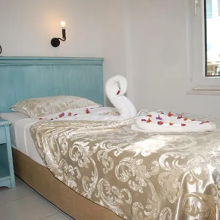 Ξενοδοχείο Risus 2*